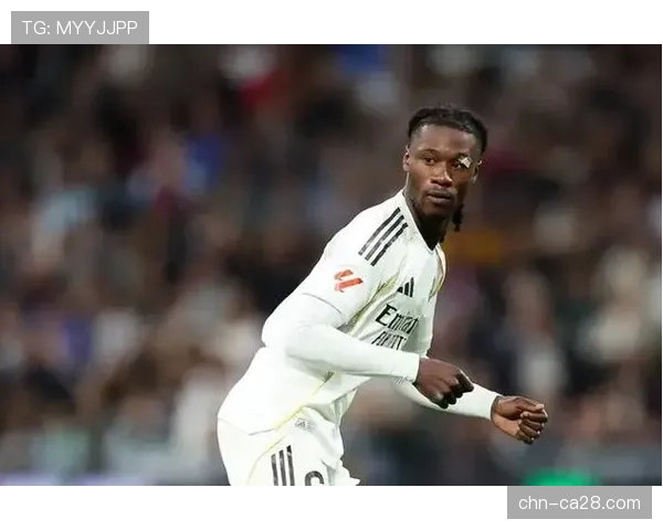 卡马文加故意拖延时间染红，皇马十人应战成比赛转折点